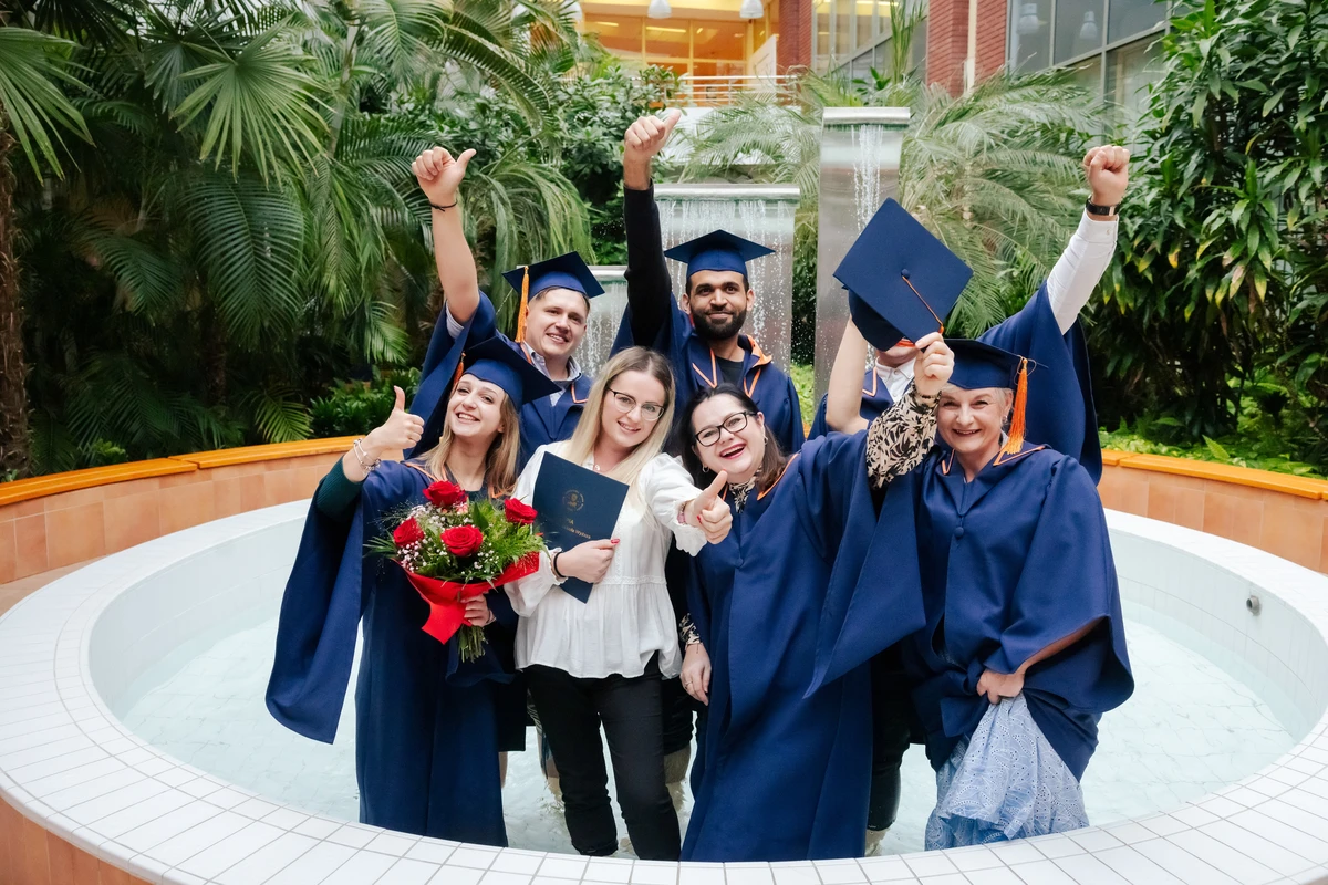 WSPiA Rzeszowska Szkoła Wyższa   11