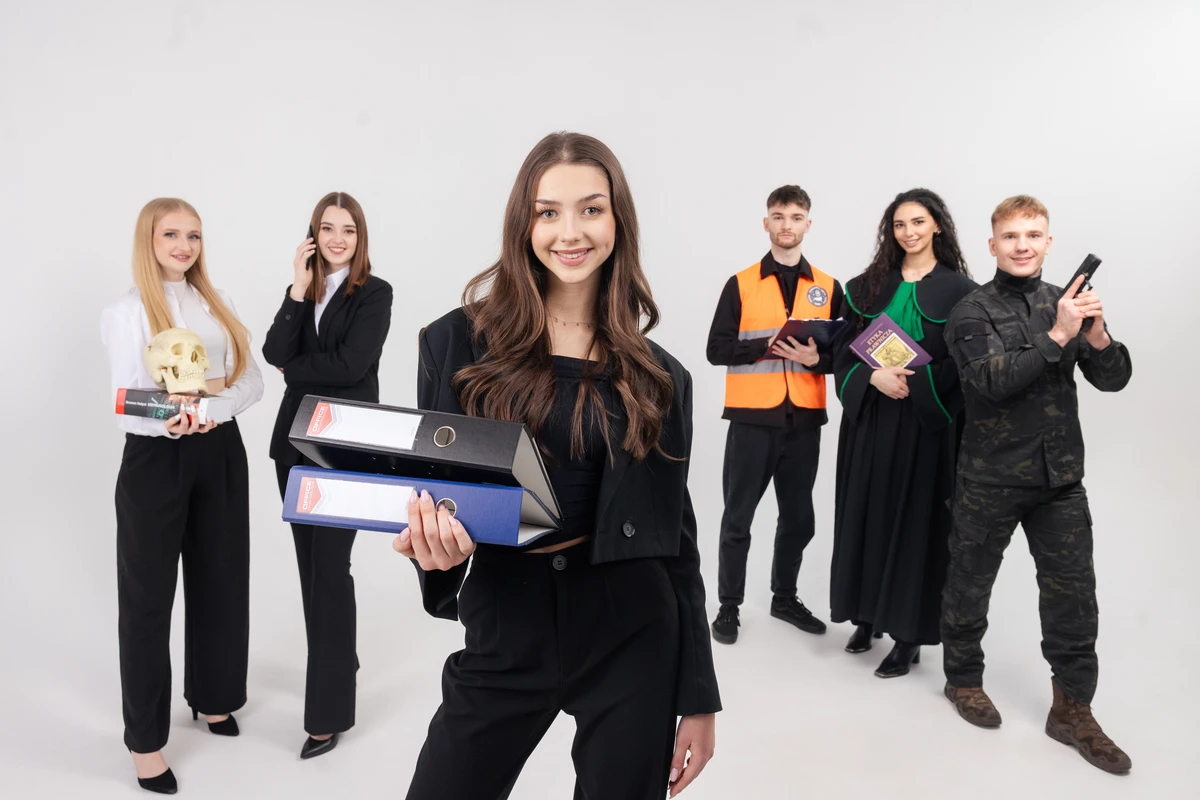 WSPiA Rzeszowska Szkoła Wyższa   15