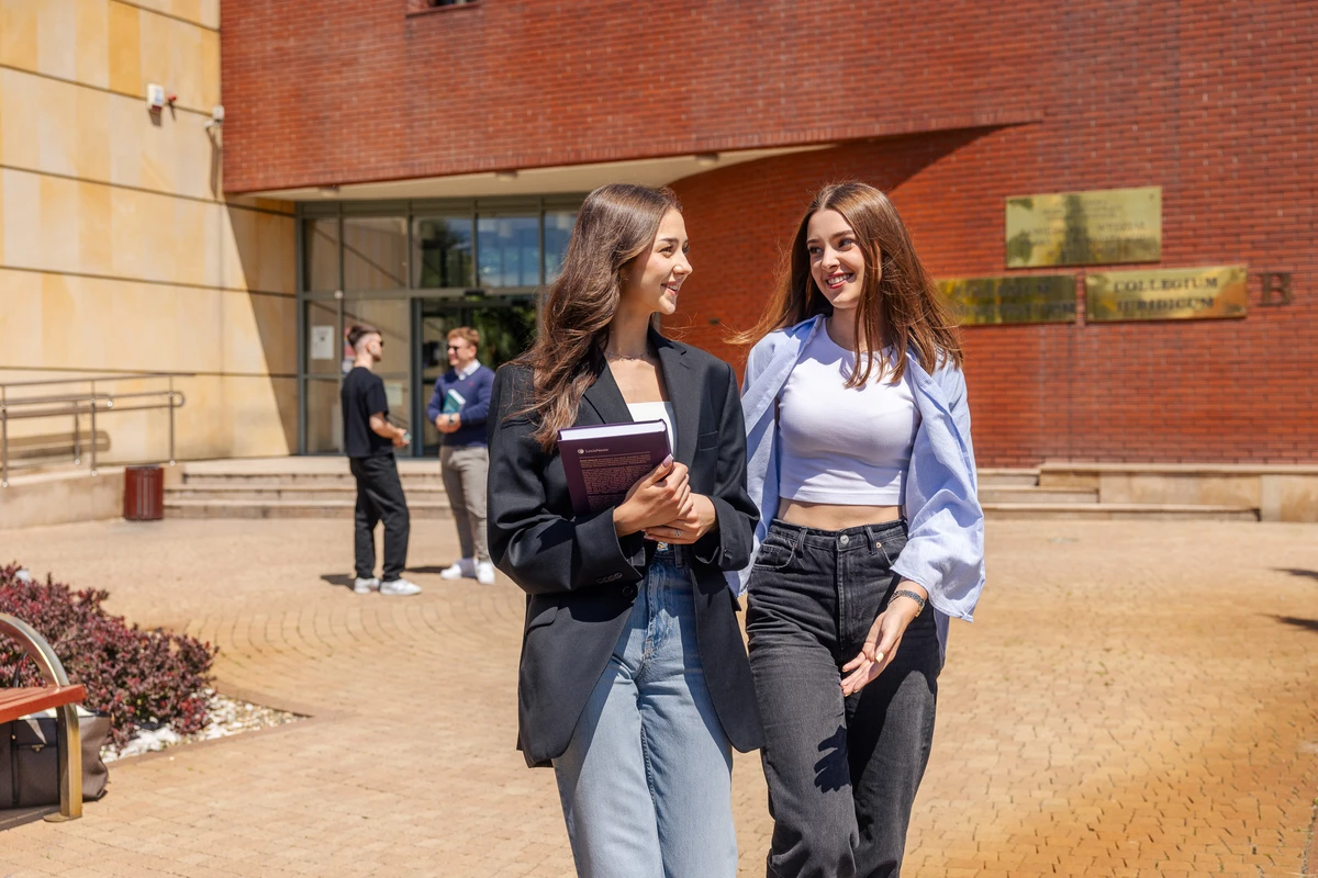 WSPiA Rzeszowska Szkoła Wyższa 17